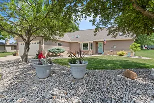 8140 S Waring Dr, Oak Creek, WI 53154 - Photo 35