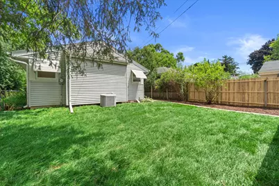 4913 N Navajo Ave, Glendale, WI 53217 - Photo 19