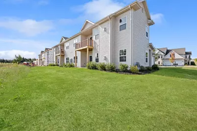 1792  Horseshoe Ln #425-2, Slinger, WI 53086 - Photo 9
