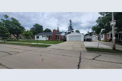601  Isabelle Ave, Racine, WI 53402 - Photo 5