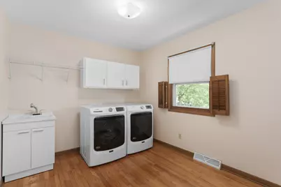 1410  Davis St, Watertown, WI 53098 - Photo 17