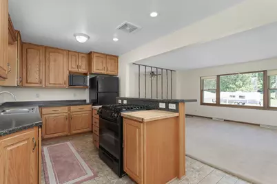 1410  Davis St, Watertown, WI 53098 - Photo 15