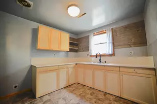 5931 N 84th St, Milwaukee, WI 53225 - Photo 13