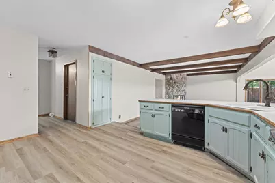 14840 W Oklahoma Ct, New Berlin, WI 53151 - Photo 7