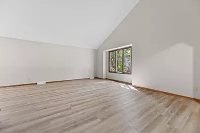 14840 W Oklahoma Ct, New Berlin, WI 53151 - Photo 21