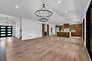 W5303 Briarwood Rd, Sugar Creek, WI 53121 - Photo 5