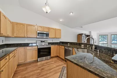 2011  27th Ave, Kenosha, WI 53140 - Photo 3