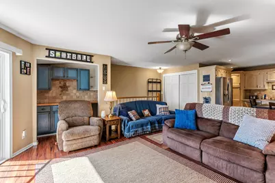 N115W16889  El Camino Dr, Germantown, WI 53022 - Photo 7