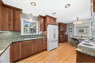 10336 W Park Ridge Ave, Wauwatosa, WI 53222 - Photo 11