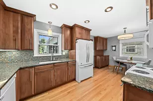 10336 W Park Ridge Ave, Wauwatosa, WI 53222 - Photo 11
