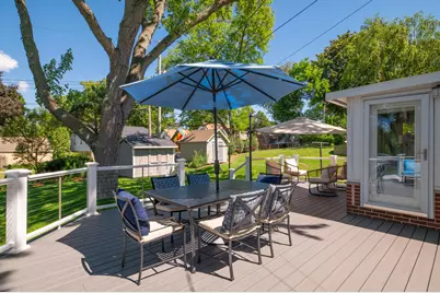 10336 W Park Ridge Ave, Wauwatosa, WI 53222 - Photo 37