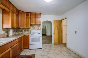 1013 Lowell St, Two Rivers, WI 54241 - Photo 7