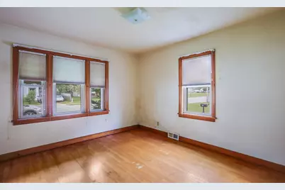 1013  Lowell St, Two Rivers, WI 54241 - Photo 9