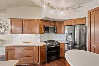 9335 W Mount Zion Dr, Milwaukee, WI 53224 - Photo 9