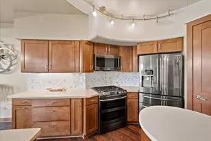 9335 W Mount Zion Dr, Milwaukee, WI 53224 - Photo 9