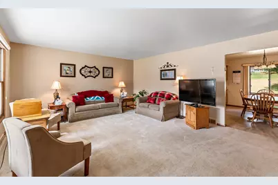 924 N 18th Ave, West Bend, WI 53090 - Photo 5