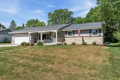 924 N 18th Ave, West Bend, WI 53090 - Photo 3