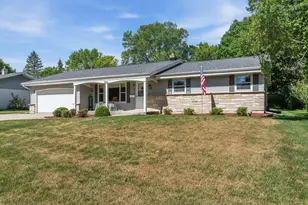 924 N 18th Ave, West Bend, WI 53090 - Photo 3