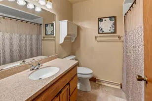 924 N 18th Ave, West Bend, WI 53090 - Photo 17