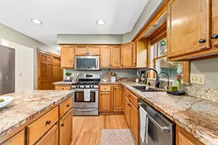 3106 Fox Ridge Dr, Waukesha, WI 53189 - Photo 17