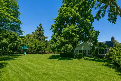 9321 N Tennyson Dr, Bayside, WI 53217 - Photo 27