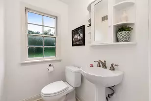 9321 N Tennyson Dr, Bayside, WI 53217 - Photo 17
