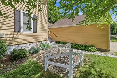 207 E Jefferson St, Oconomowoc, WI 53066 - Photo 5