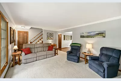 N68W13566  Ranch Rd, Menomonee Falls, WI 53051 - Photo 5