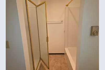 9330 W Forest Home Ave #3, Greenfield, WI 53228 - Photo 21