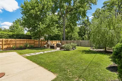 924  Nagawicka St, Delafield, WI 53018 - Photo 45