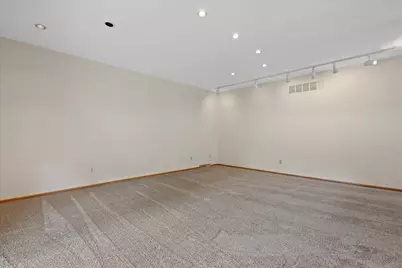 3240 S Hickory Rd, New Berlin, WI 53151 - Photo 11