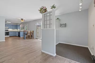 3240 S Hickory Rd, New Berlin, WI 53151 - Photo 7