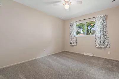 3240 S Hickory Rd, New Berlin, WI 53151 - Photo 15