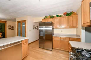14335 W Meadowshire Ct, New Berlin, WI 53151 - Photo 17