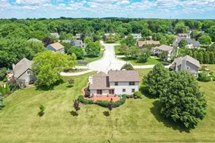 14335 W Meadowshire Ct, New Berlin, WI 53151 - Photo 3