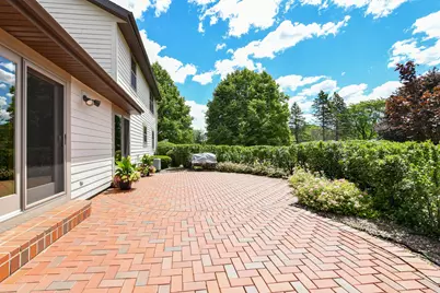 14335 W Meadowshire Ct, New Berlin, WI 53151 - Photo 43