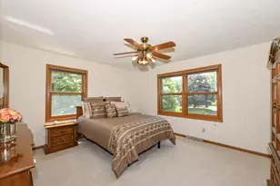 14335 W Meadowshire Ct, New Berlin, WI 53151 - Photo 29