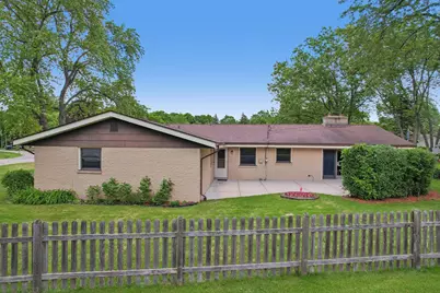 13295 W Old Oak Ct, New Berlin, WI 53151 - Photo 33