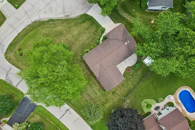 13295 W Old Oak Ct, New Berlin, WI 53151 - Photo 35
