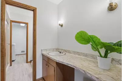 13295 W Old Oak Ct, New Berlin, WI 53151 - Photo 19