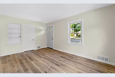 2126 S 80th St #2128, West Allis, WI 53219 - Photo 15