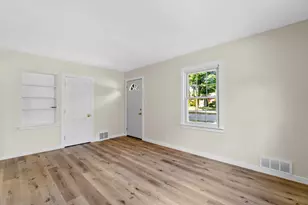 2126 S 80th St, West Allis, WI 53219 - Photo 15