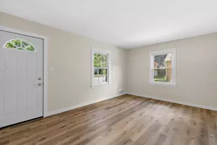 2126 S 80th St, West Allis, WI 53219 - Photo 13