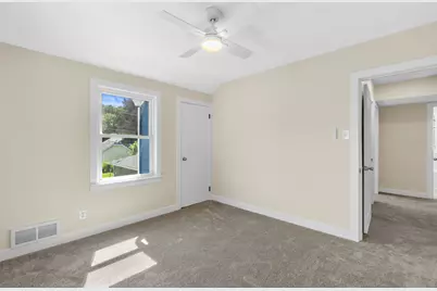 2126 S 80th St #2128, West Allis, WI 53219 - Photo 7