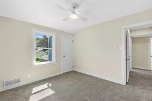 2126 S 80th St, West Allis, WI 53219 - Photo 7