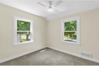 2126 S 80th St #2128, West Allis, WI 53219 - Photo 9