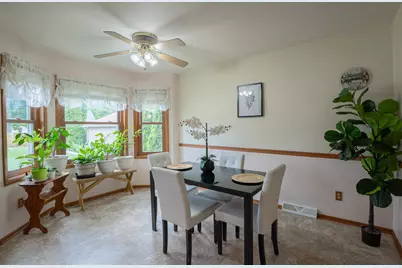 1139 S 120th St, West Allis, WI 53214 - Photo 9