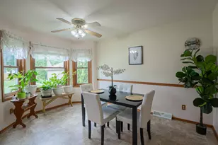 1139 S 120th St, West Allis, WI 53214 - Photo 9