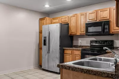 1112  11th St, La Crosse, WI 54601 - Photo 5