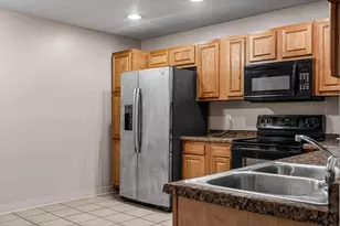 1112 11th St, La Crosse, WI 54601 - Photo 5